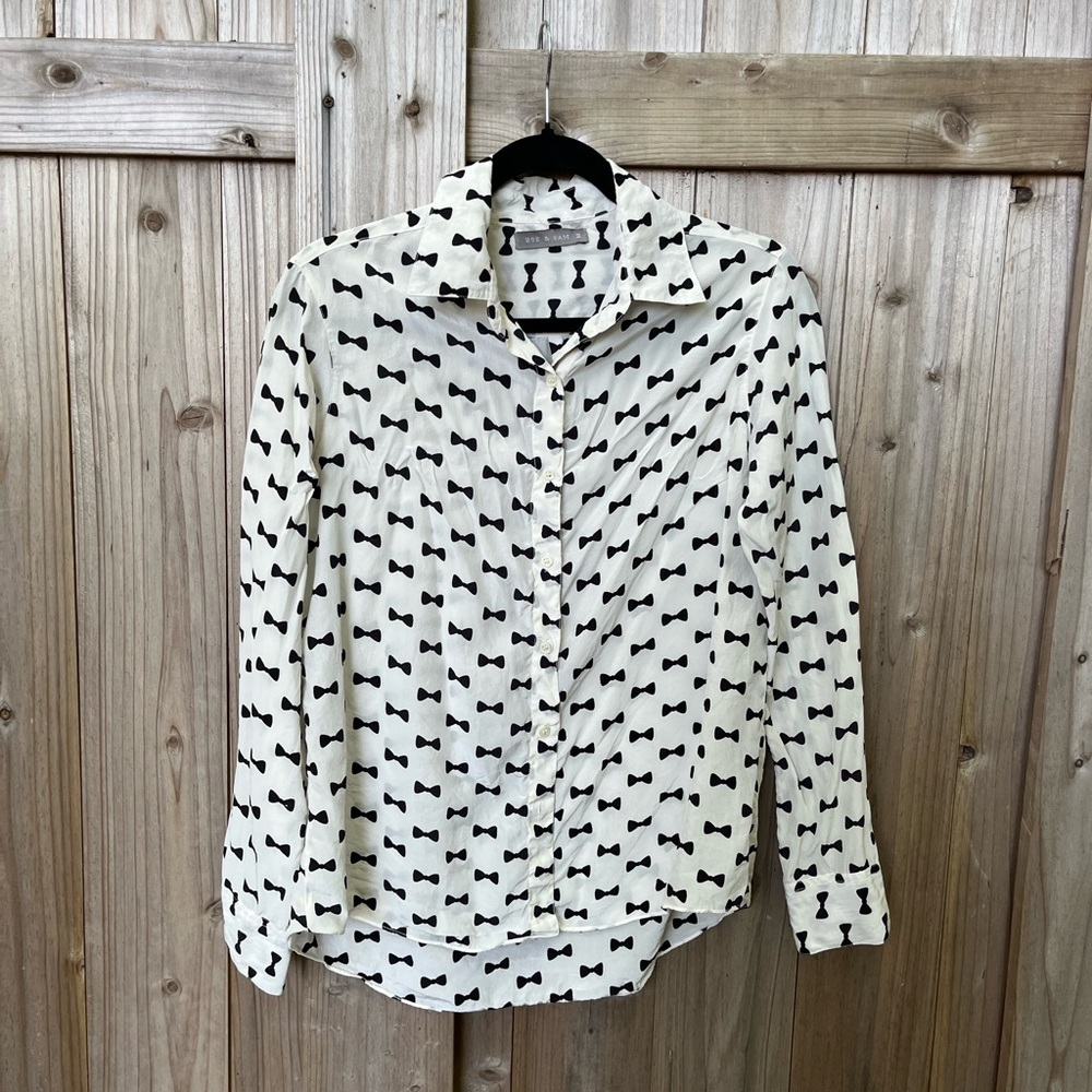 Zoe & Sam Silk White Button-down Shirt with Black Bow Pattern Size M